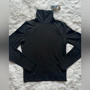 Hollister Womens Classic Black Turtleneck Sweater